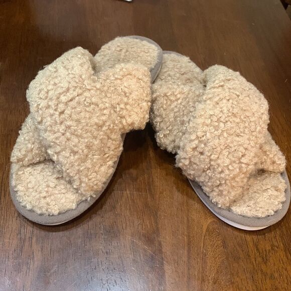 NEW Teddy Wooly Faux Fur Cross Top Tan Slippers Sz 38-39 Sz 8 - Picture 4 of 6